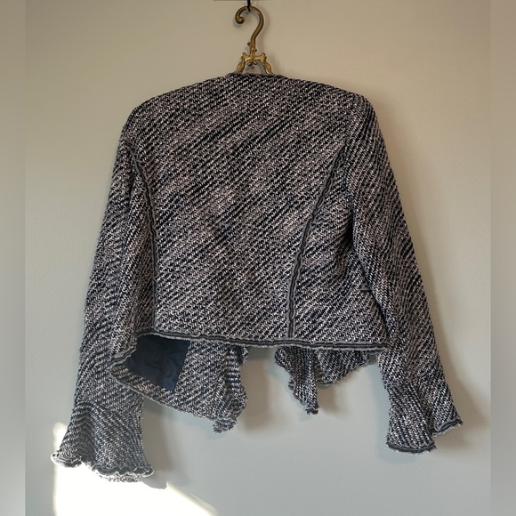 Oscar de la Renta tweed jacket w/ ruffle - Picture 3 of 8